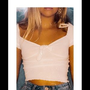 White vintage crop top☁️☁️